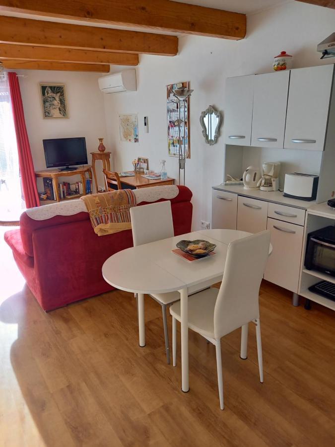 Studio Agreable Et Tres Lumineux Salles-dʼAude Buitenkant foto
